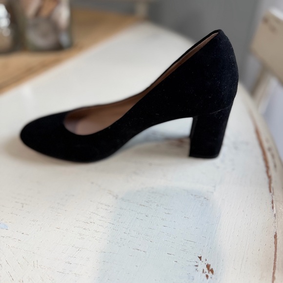 Kelly & Katie Classic Black Heels - Picture 10 of 12